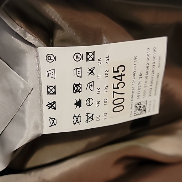 Hugo Boss Suit - Picture 4 of 8